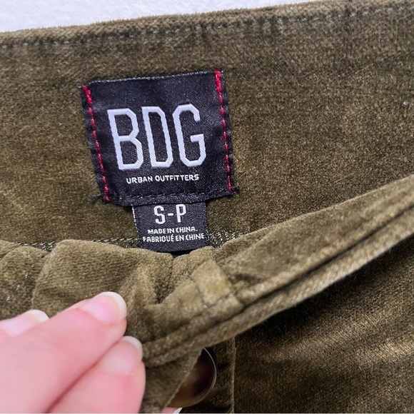 BDG Dark Green Mini Skirt. Size S-P - Picture 7 of 7